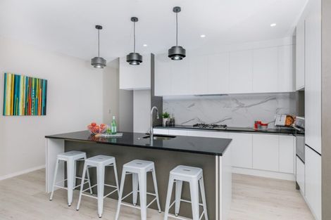 Photo of property in 42 Schoolside Road, Kumeu, 0810