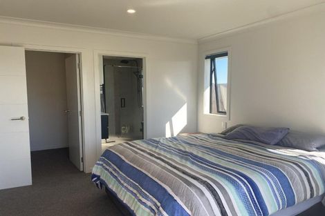 Photo of property in 21 Saint Michael Crescent, One Tree Point, 0118