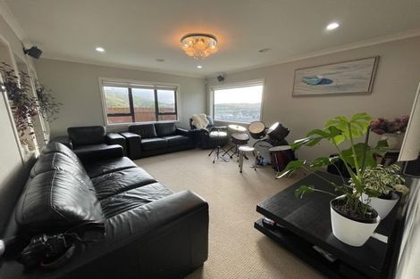 Photo of property in 60 Erlestoke Crescent, Churton Park, Wellington, 6037