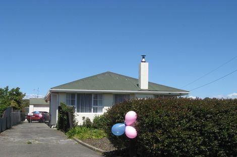 Photo of property in 17 Woodend Road, Woodend, 7610