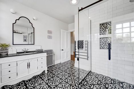 Photo of property in 104 Pitt Road, Hillsborough, New Plymouth, 4372