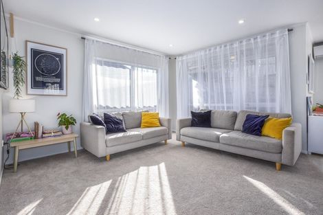 Photo of property in 1 The Spinney, Titahi Bay, Porirua, 5022