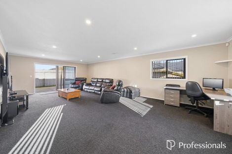 Photo of property in 6 Jack Vaughan Grove, Wainuiomata, Lower Hutt, 5014