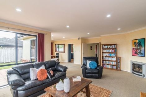 Photo of property in 21 Regent Drive, Paraparaumu Beach, Paraparaumu, 5032
