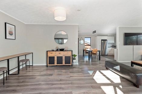 Photo of property in 43 Mercury Way, Whitby, Porirua, 5024