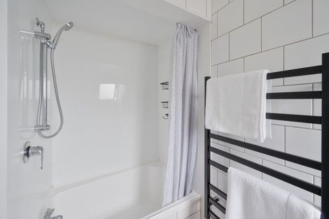 Photo of property in 69 Lipscombe Crescent, Havelock North, 4130