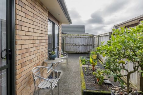 Photo of property in Rangeview Villas, 10/9 Fuller Close, Levin, 5510