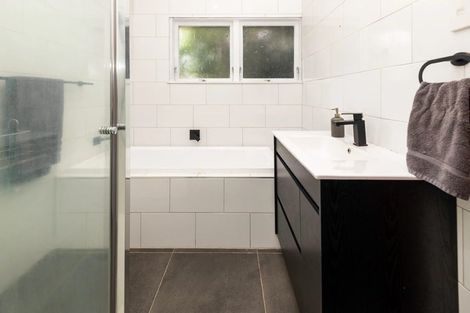 Photo of property in 2/8 Birdwood Avenue, Papatoetoe, Auckland, 2025