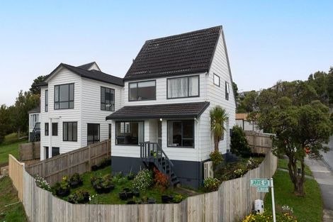 Photo of property in 5 Abilene Crescent, Churton Park, Wellington, 6037
