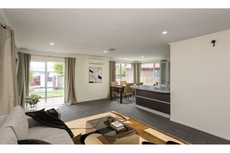 Photo of property in 2 Magenta Place, Dinsdale, Hamilton, 3204