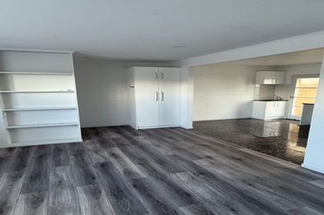 Photo of property in 7/85 Edmonton Road, Henderson, Auckland, 0612