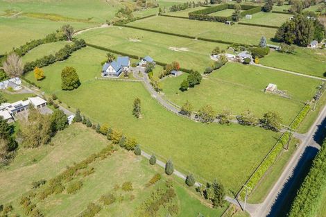 Photo of property in 100 Waihou Road, Levin, 5571