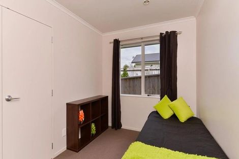 Photo of property in 31 Mcewen Crescent, Riverstone Terraces, Upper Hutt, 5018