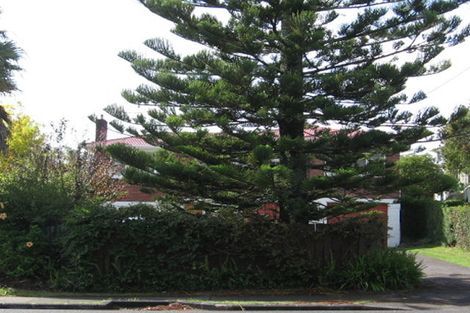 Photo of property in 191 Hobsonville Road, Hobsonville, Auckland, 0618