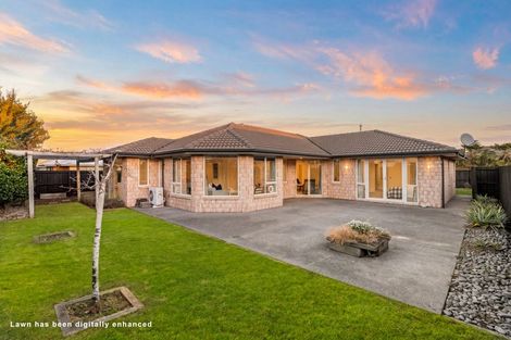 Photo of property in 17 Cunneen Place, Aidanfield, Christchurch, 8025
