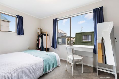 Photo of property in 103f5 Rongotai Road, Kilbirnie, Wellington, 6022