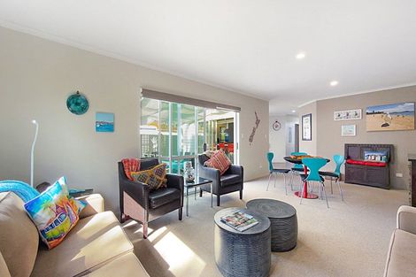 Photo of property in 10 Whiritoa Beach Road, Whiritoa, Whangamata, 3691