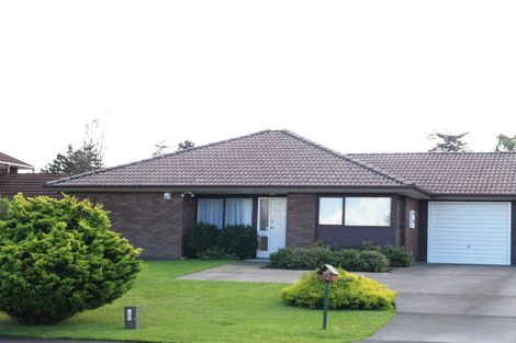 Photo of property in 2/21 Golfland Drive, Golflands, Auckland, 2013