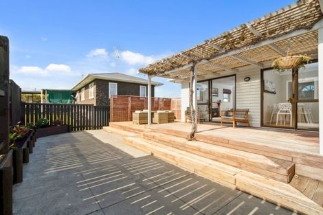 Photo of property in 24 Ingram Street, Papakura, 2110