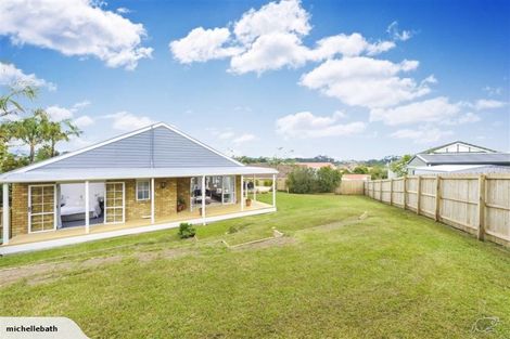 Photo of property in 14 Gala Place, Henderson, Auckland, 0612