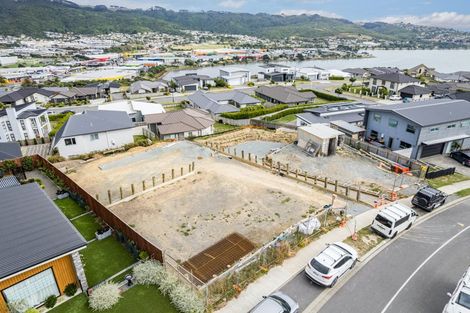 Photo of property in 4 Te Hoiere Street, Aotea, Porirua, 5024