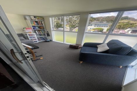 Photo of property in 15 Burdendale Grove, Churton Park, Wellington, 6037