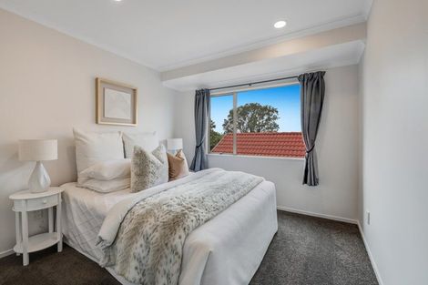 Photo of property in 6 Fulmar Way, Unsworth Heights, Auckland, 0632