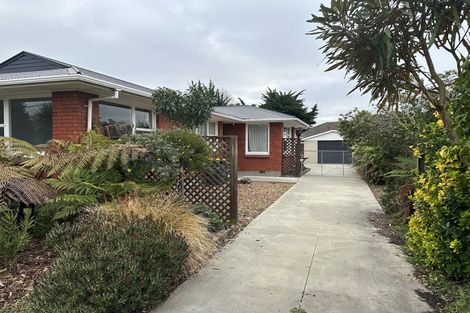 Photo of property in 90 Frensham Crescent, Woolston, Christchurch, 8062
