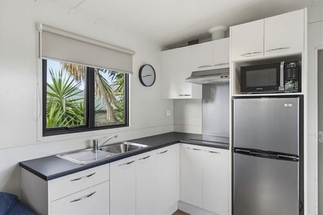 Photo of property in 10 Arataki Grove, Waitarere Beach, Levin, 5510
