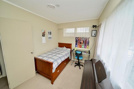 Photo of property in 4 D'urville Place, Kelvin Grove, Palmerston North, 4414
