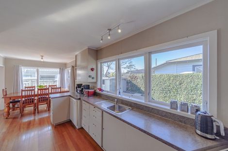 Photo of property in 74 Meeanee Road, Taradale, Napier, 4112