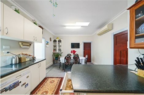 Photo of property in 20 Hungerford Road, Lyall Bay, Wellington, 6022