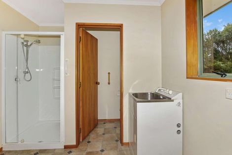 Photo of property in 37 Kew Road, Westport, 7825