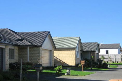 Photo of property in 8 Peachstone Lane, Henderson, Auckland, 0612