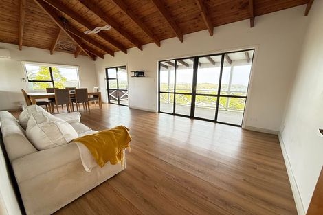 Photo of property in 1435 Whangaparaoa Road, Army Bay, Whangaparaoa, 0930