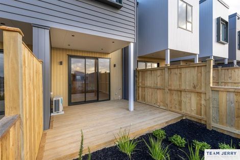 Photo of property in 27 Tieke Lane, Massey, Auckland, 0614