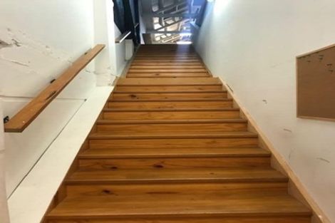 Photo of property in 1/176 Queen Street, Northcote Point, Auckland, 0627