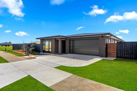 Photo of property in 12 Booker Drive, Tuakau, 2121