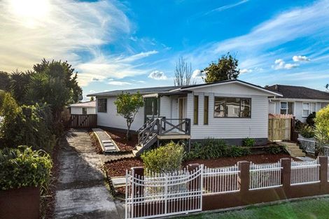 Photo of property in 4 Burlington Place, Manurewa, Auckland, 2102