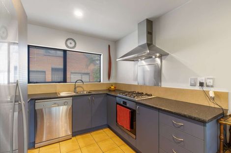 Photo of property in 8/37 Fields Parade, Oteha, Auckland, 0632