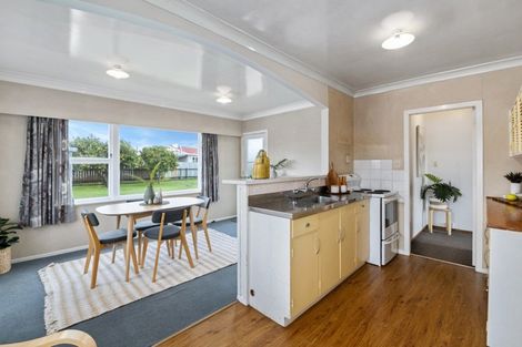 Photo of property in 6 Ross Street, Levin, 5510