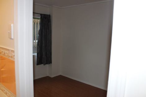 Photo of property in 5 Saddleback Rise, Murrays Bay, Auckland, 0630