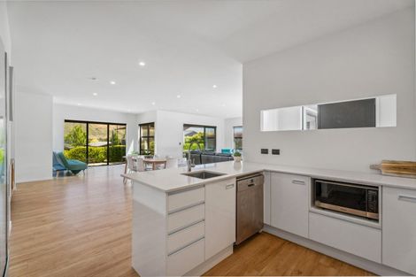 Photo of property in 15 Matipo Street, Wanaka, 9305