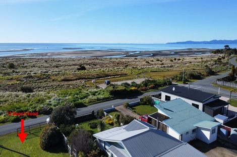 Photo of property in 12 Beach Road, Collingwood, 7073