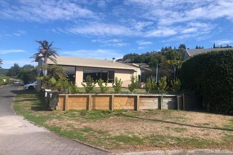 Photo of property in 16 Isobel Street, Acacia Bay, Taupo, 3330