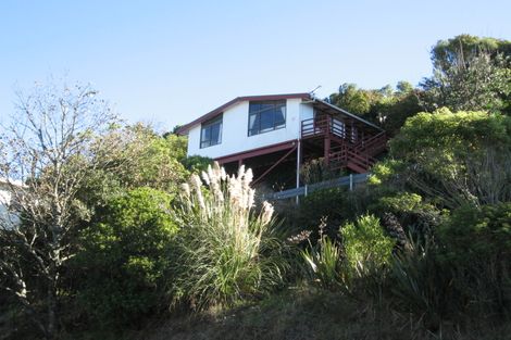 Photo of property in 117 Newlands Road, Newlands, Wellington, 6037