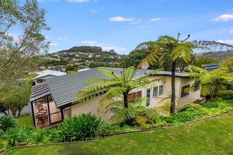 Photo of property in 129 Kahu Road, Paremata, Porirua, 5024