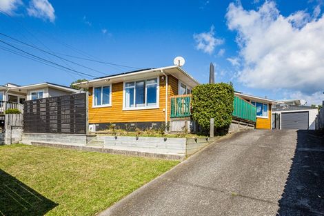 Photo of property in 43 Mark Avenue, Paparangi, Wellington, 6037