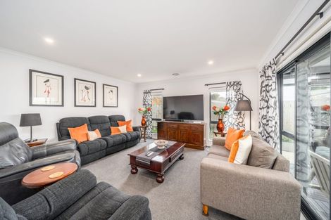 Photo of property in 4 Antigua Way, Grenada Village, Wellington, 6037