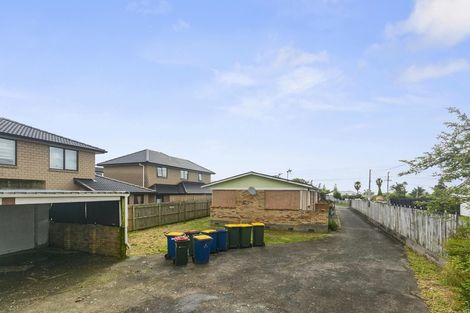 Photo of property in 736 Te Atatu Road, Te Atatu Peninsula, Auckland, 0610